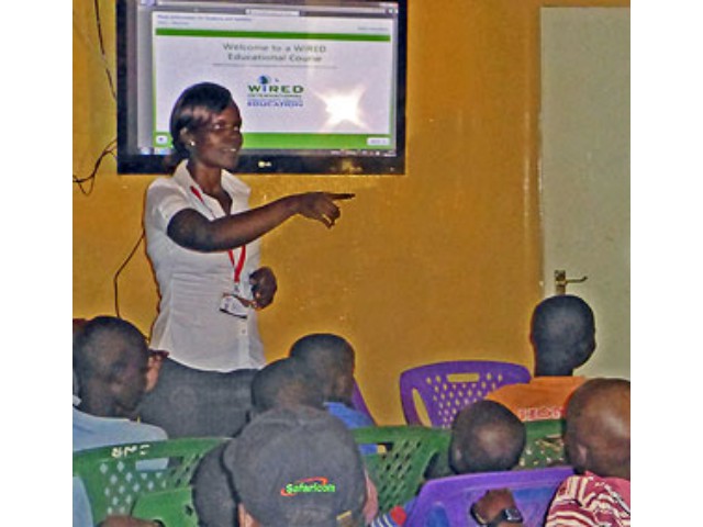 Kenya_Africa_Obunga-Lillian-Dajoh-Teaching2
